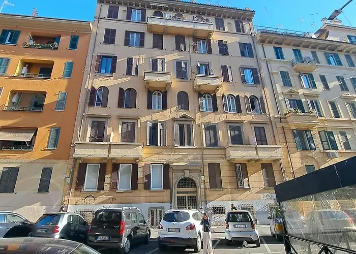 Central, Lively Neighborhood, Next To The Metro A *