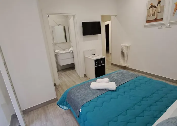 Central, Lively Neighborhood, Next To The Metro A Appartement *